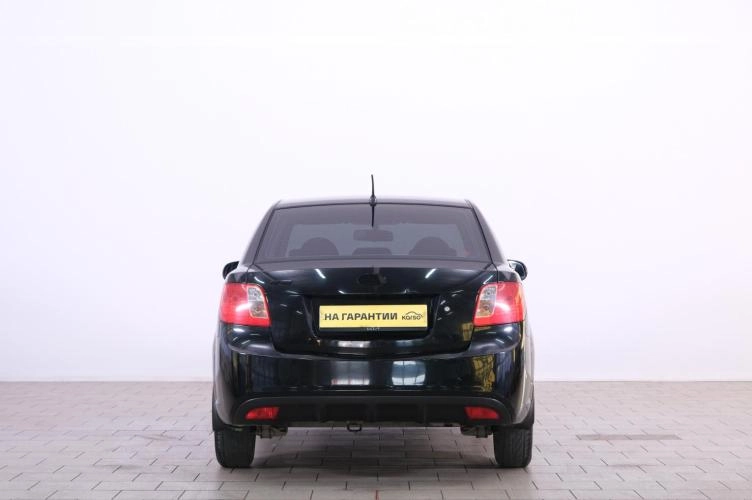 KIA Rio 5 из 6