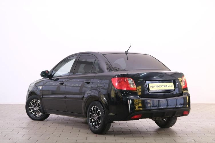 KIA Rio 4 из 6
