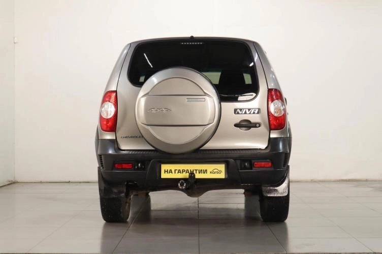 Chevrolet Niva 5 из 6