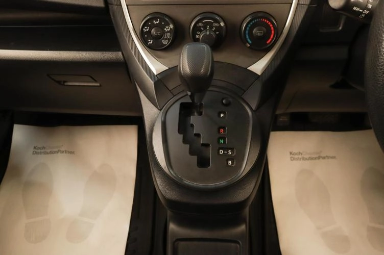 Toyota Ractis 15 из 17