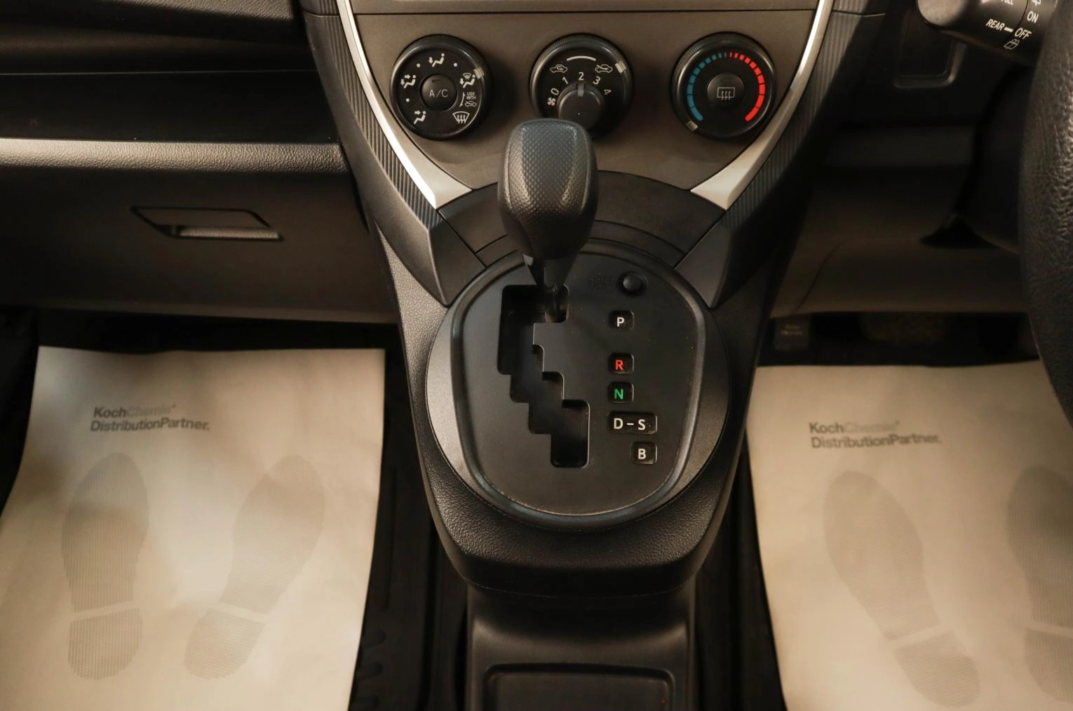 Toyota Ractis 15 из 17