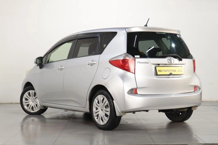 Toyota Ractis 4 из 6