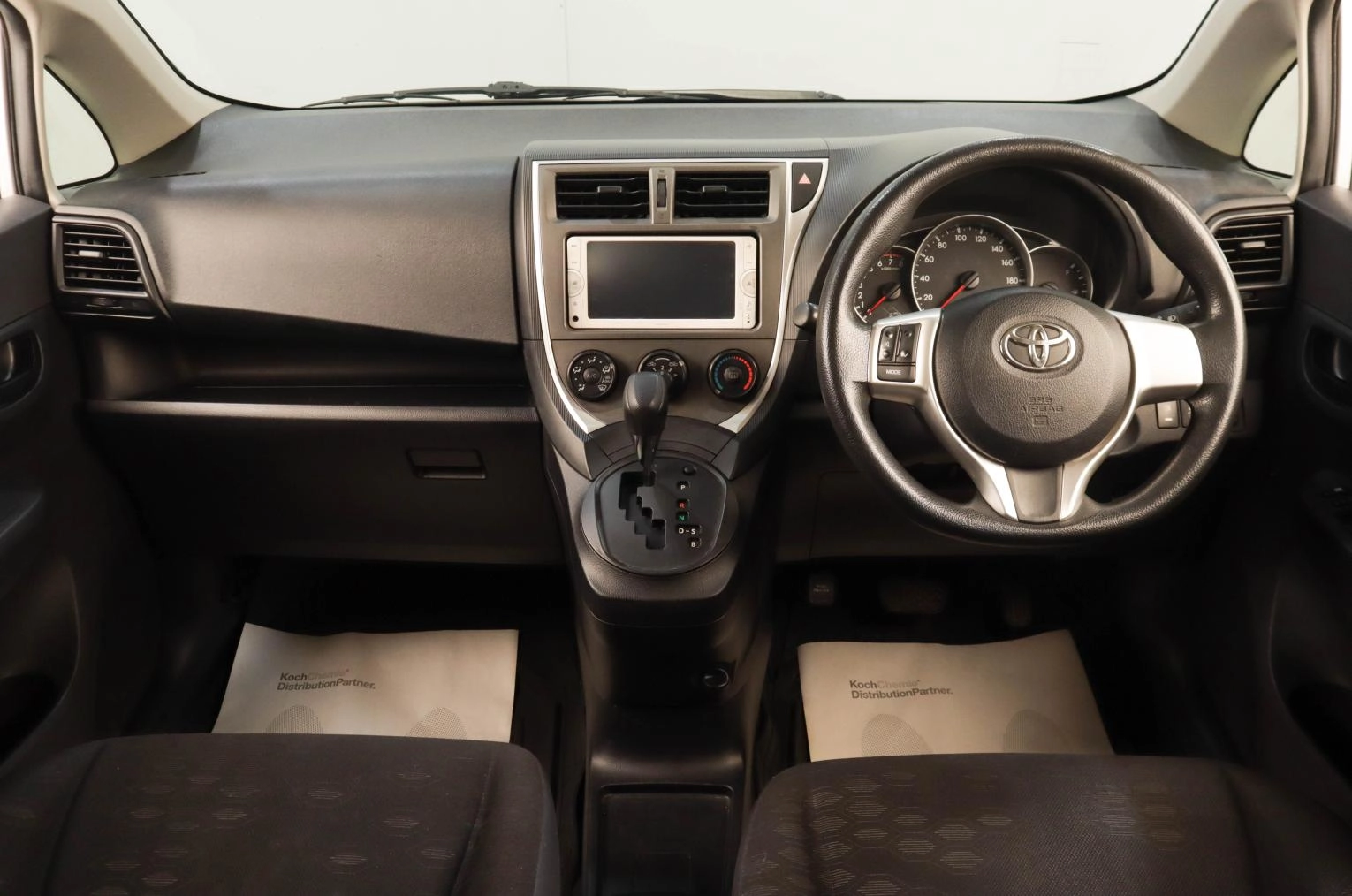 Toyota Ractis 9 из 17