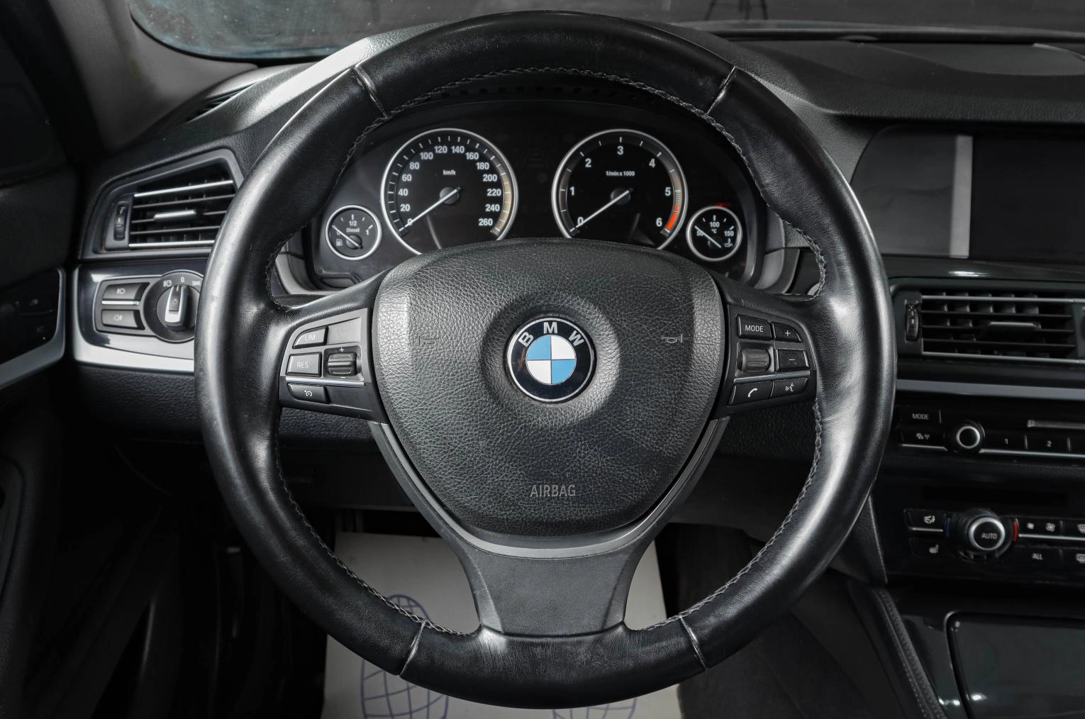 BMW 5 серия 13 из 19