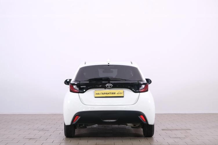 Toyota Yaris 5 из 6