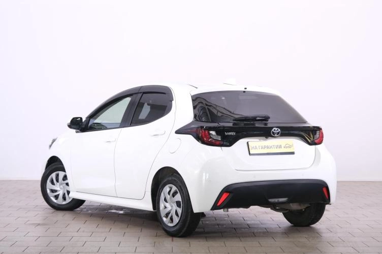 Toyota Yaris 4 из 6