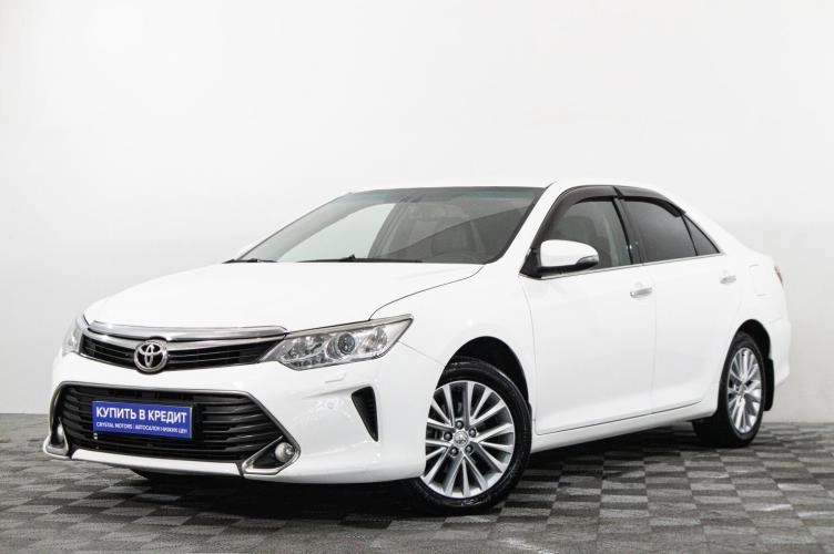Toyota Camry 3 из 6