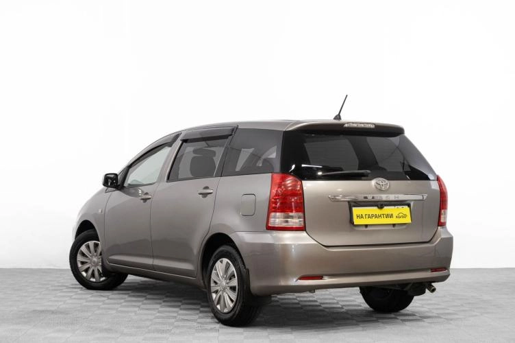Toyota Wish 6 из 6