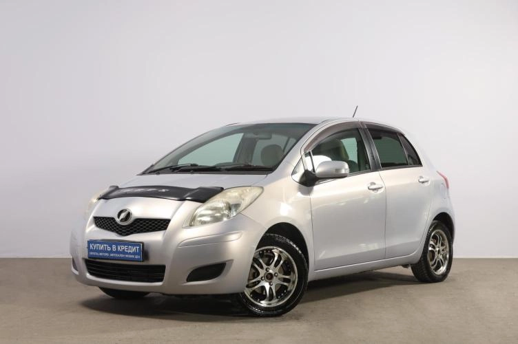 Toyota Vitz 3 из 6