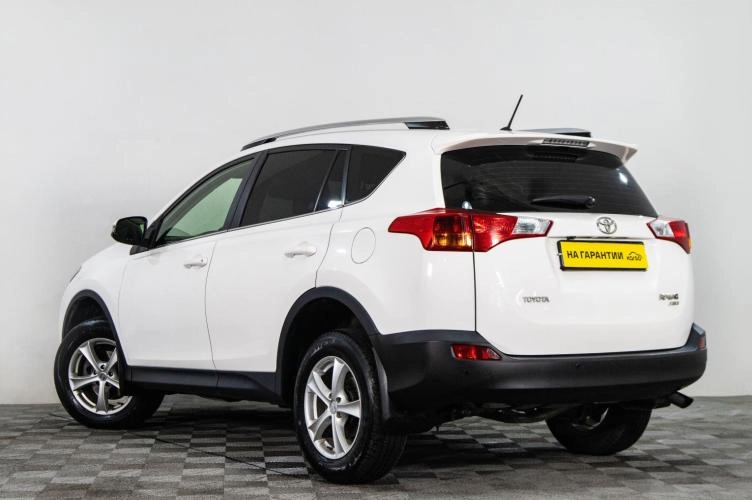 Toyota RAV4 4 из 6