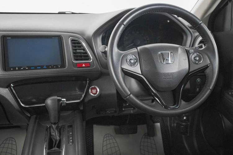 Honda Vezel 14 из 21