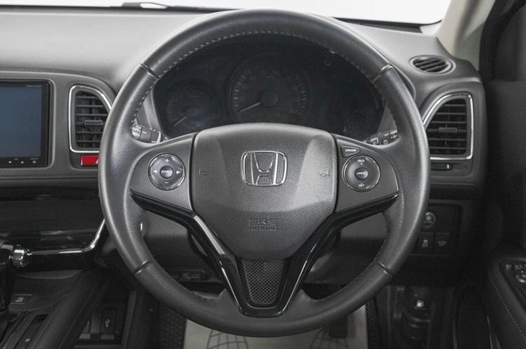 Honda Vezel 15 из 21