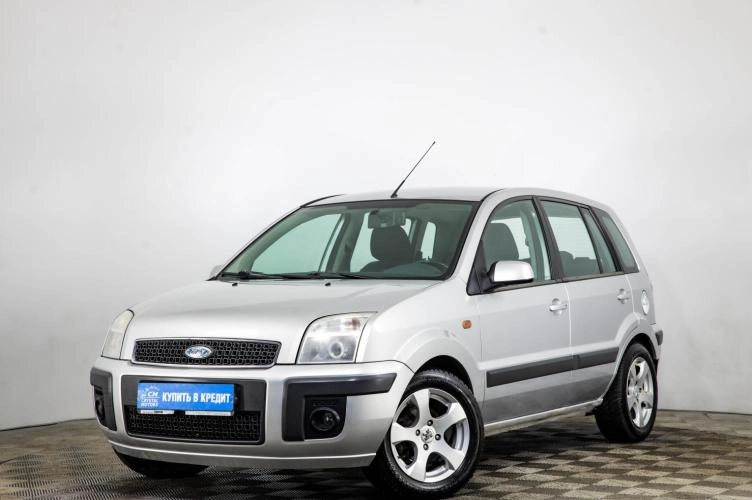 Ford Fusion 3 из 6