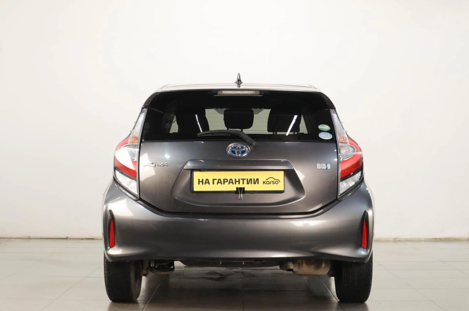 Toyota Aqua 5 из 17