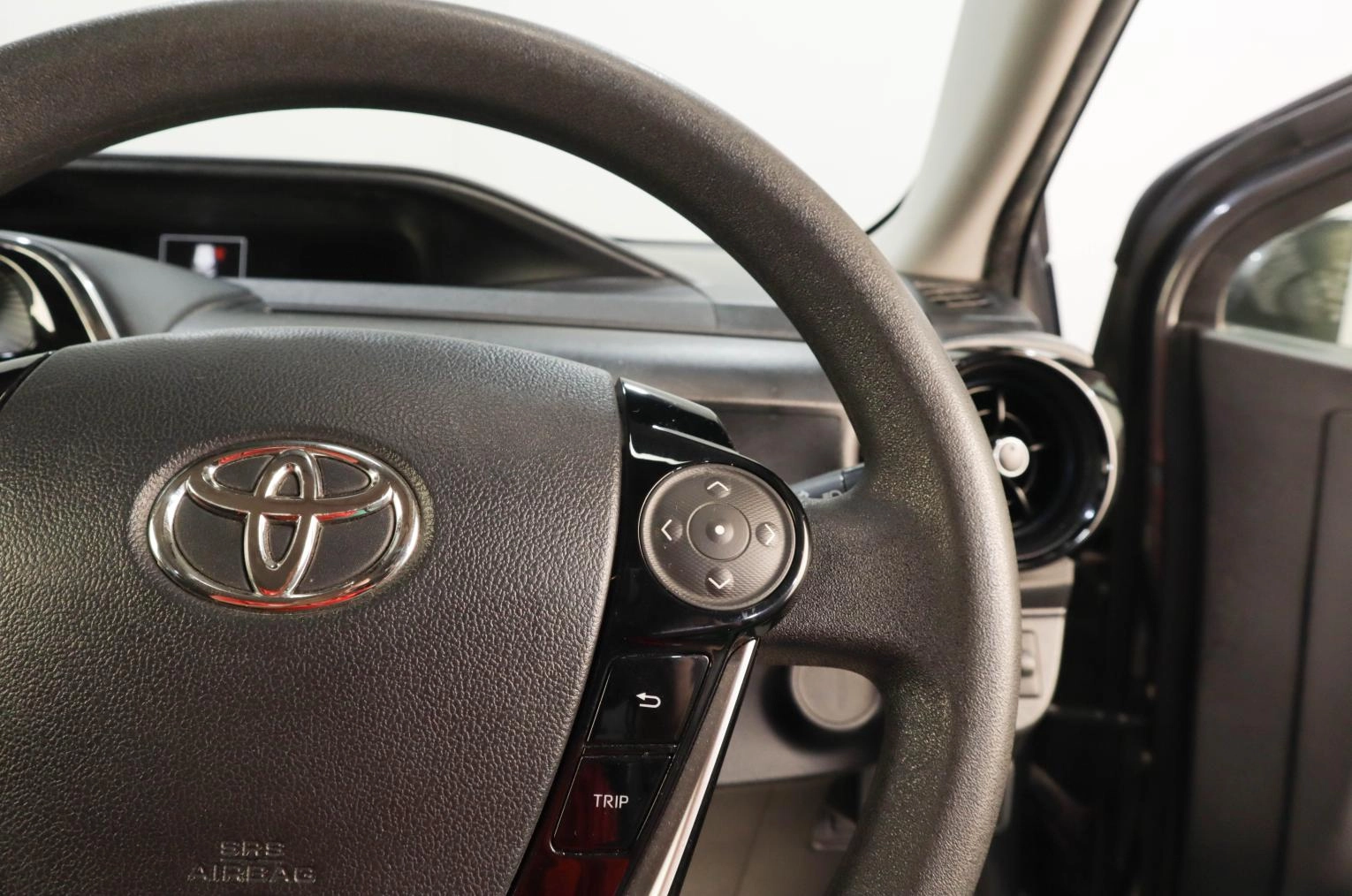 Toyota Aqua 12 из 17