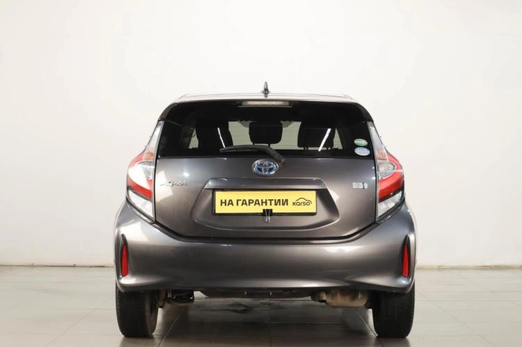 Toyota Aqua 5 из 6