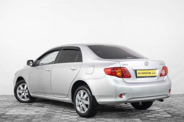 Toyota Corolla 4 из 6