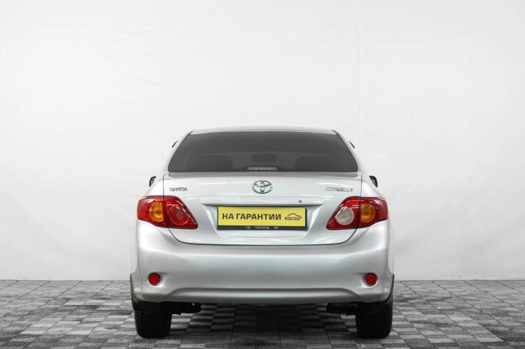 Toyota Corolla 5 из 6
