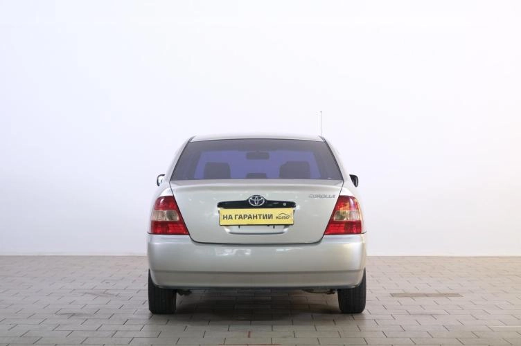 Toyota Corolla 5 из 6