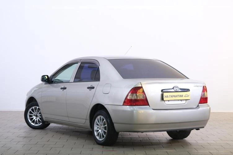 Toyota Corolla 4 из 6