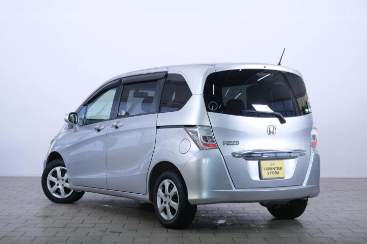 Honda Freed 4 из 6