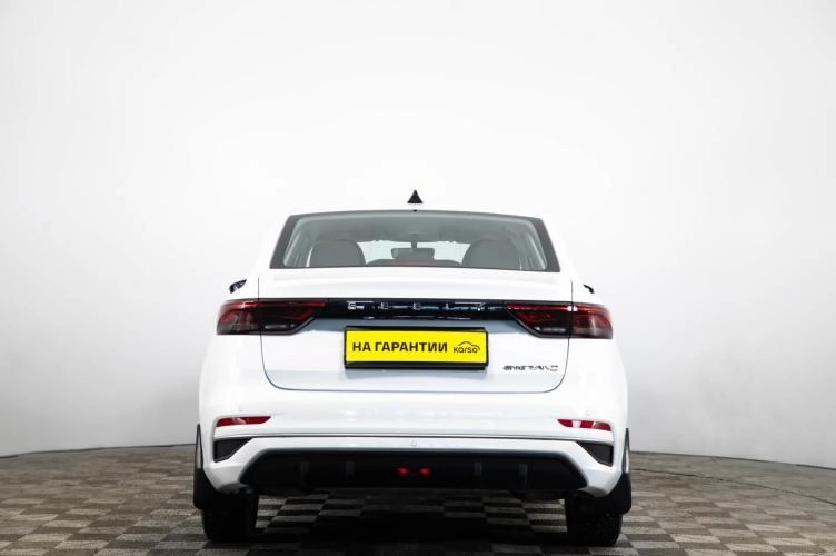 Geely Emgrand 5 из 6