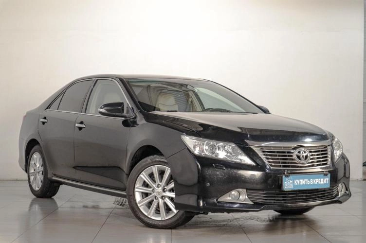 Toyota Camry 1 из 6