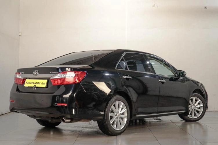 Toyota Camry 6 из 6