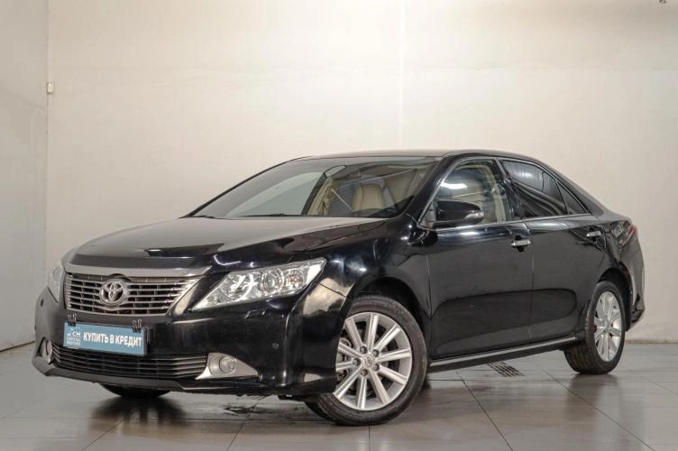 Toyota Camry 3 из 6