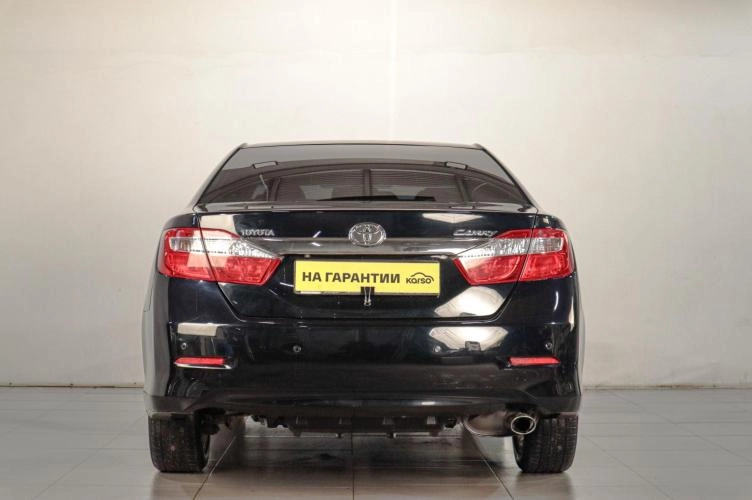 Toyota Camry 5 из 6