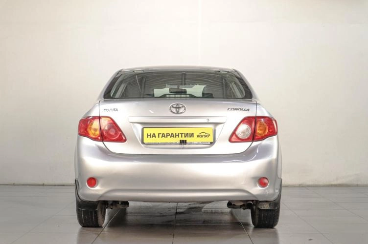 Toyota Corolla 5 из 6