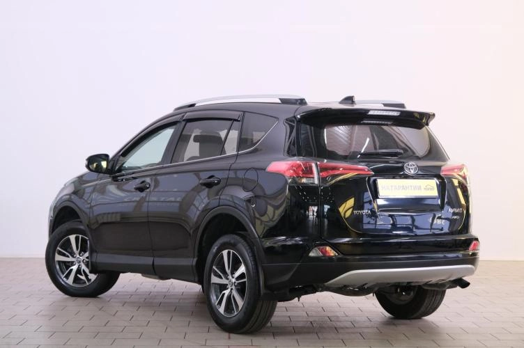 Toyota RAV4 4 из 6