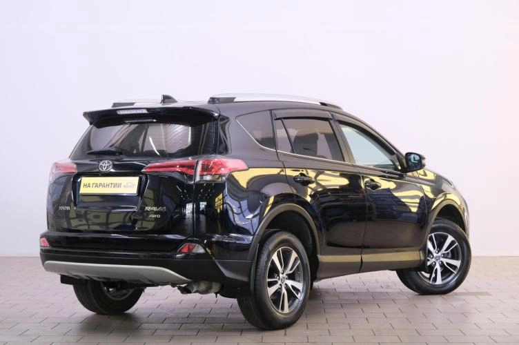 Toyota RAV4 6 из 6