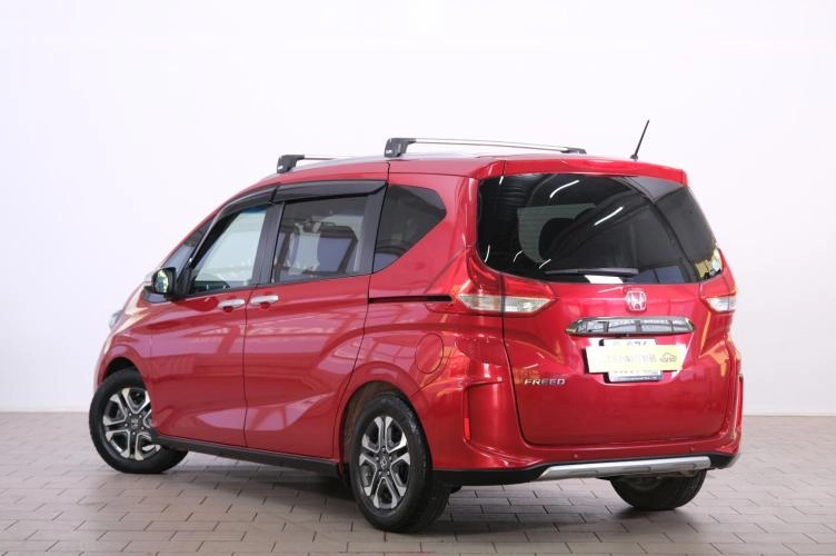 Honda Freed 4 из 6