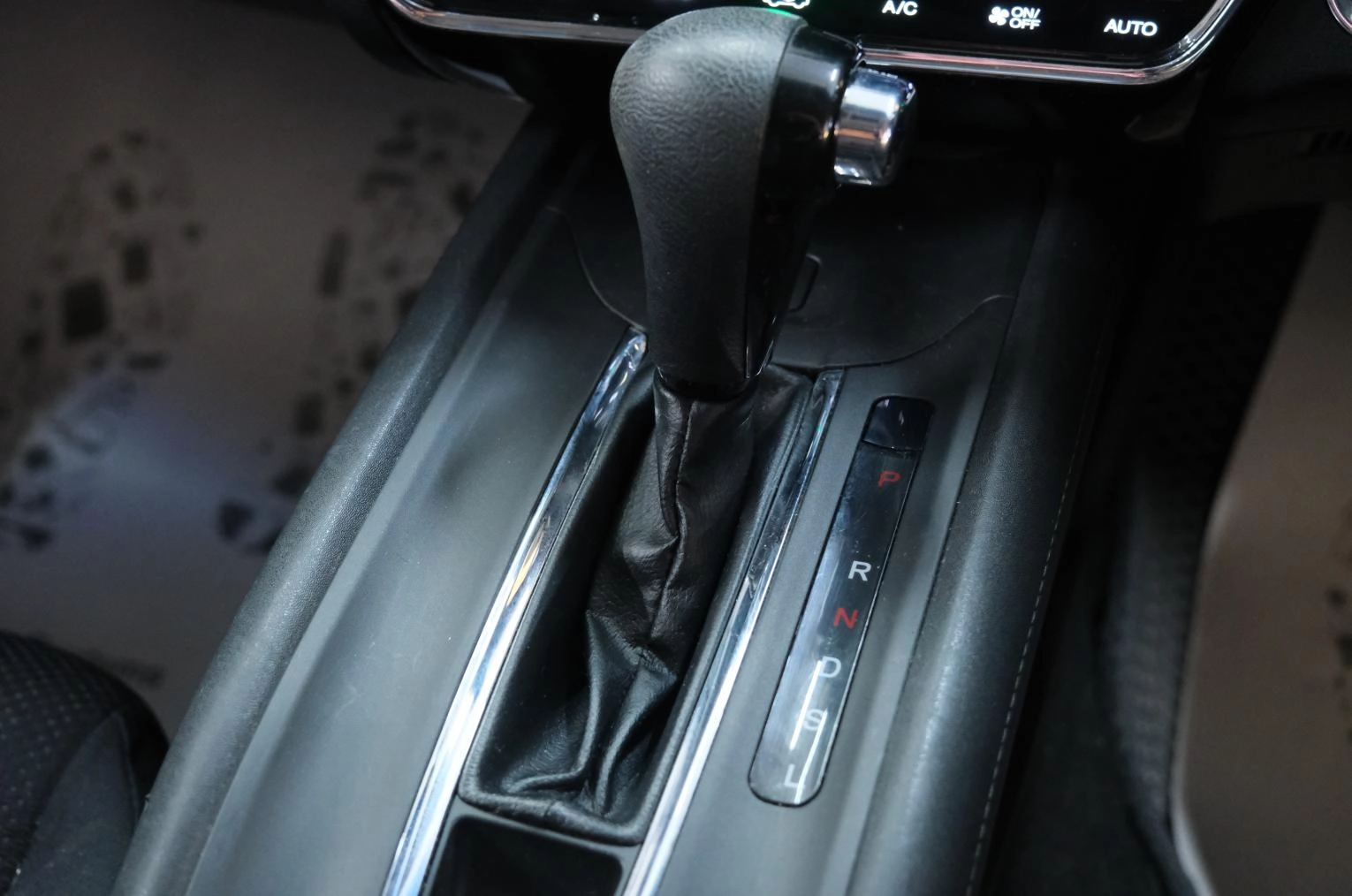 Honda Vezel 14 из 19