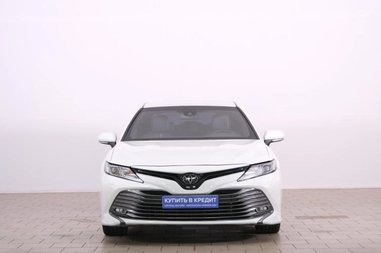 Toyota Camry 2 из 6