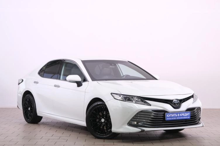 Toyota Camry 1 из 6