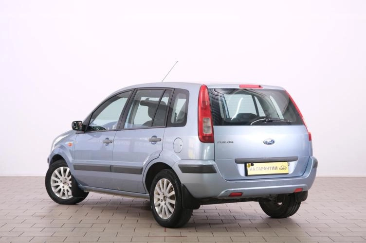 Ford Fusion 4 из 6