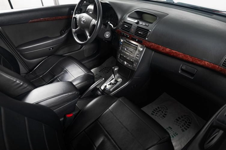 Toyota Avensis 13 из 15