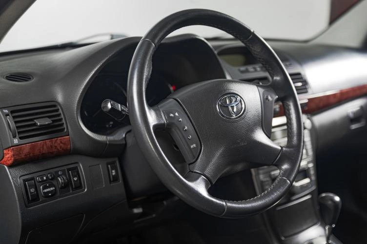 Toyota Avensis 9 из 15