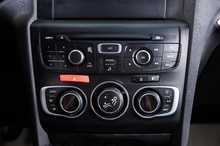 Citroen C4 17 из 21