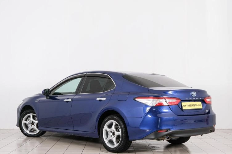 Toyota Camry 4 из 6