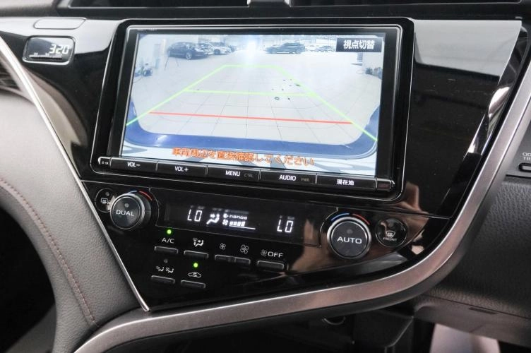 Toyota Camry 15 из 21