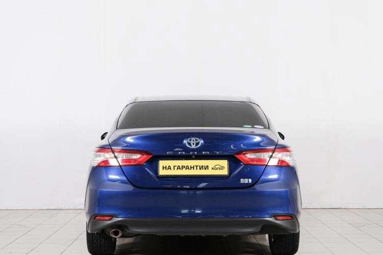 Toyota Camry 5 из 6