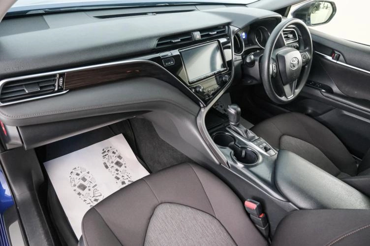 Toyota Camry 12 из 21