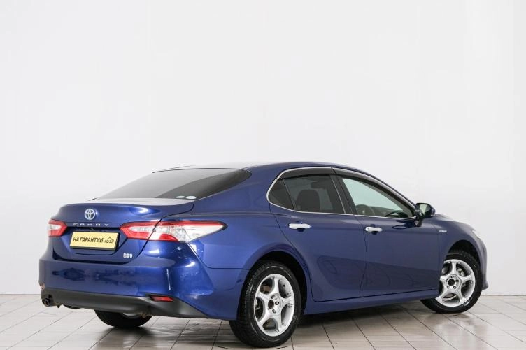 Toyota Camry 6 из 6