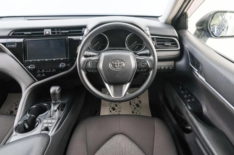 Toyota Camry 14 из 21