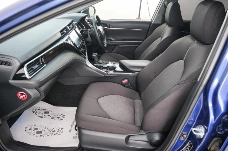 Toyota Camry 13 из 21