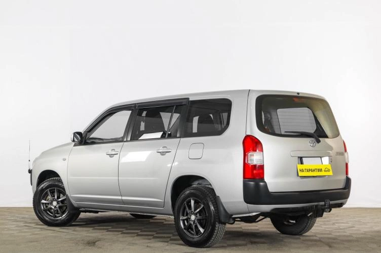 Toyota Succeed 4 из 6