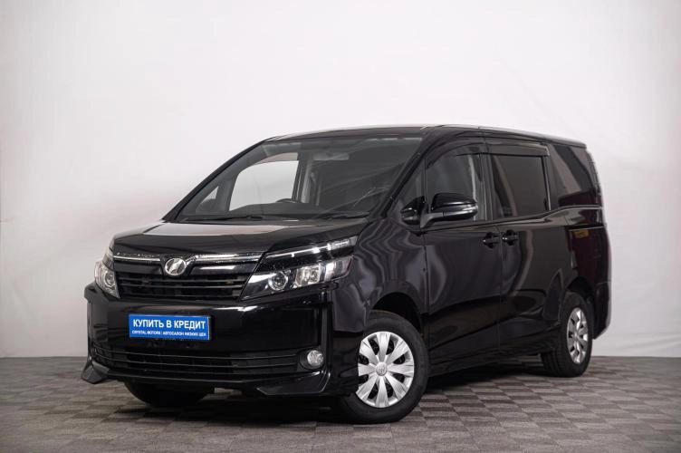 Toyota Voxy 2 из 6